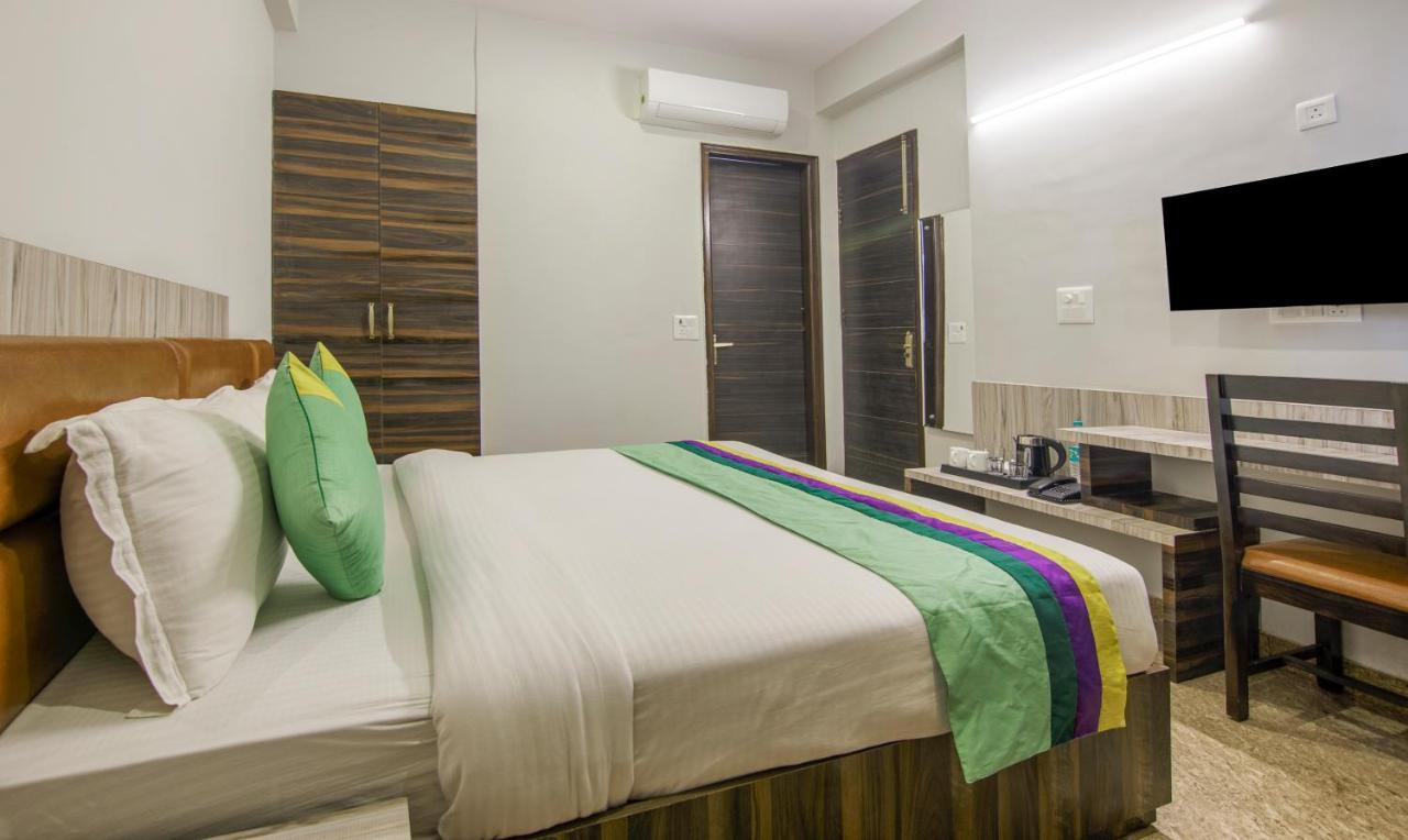 Hotel Treebo Swastika Premium Noida Exterior foto