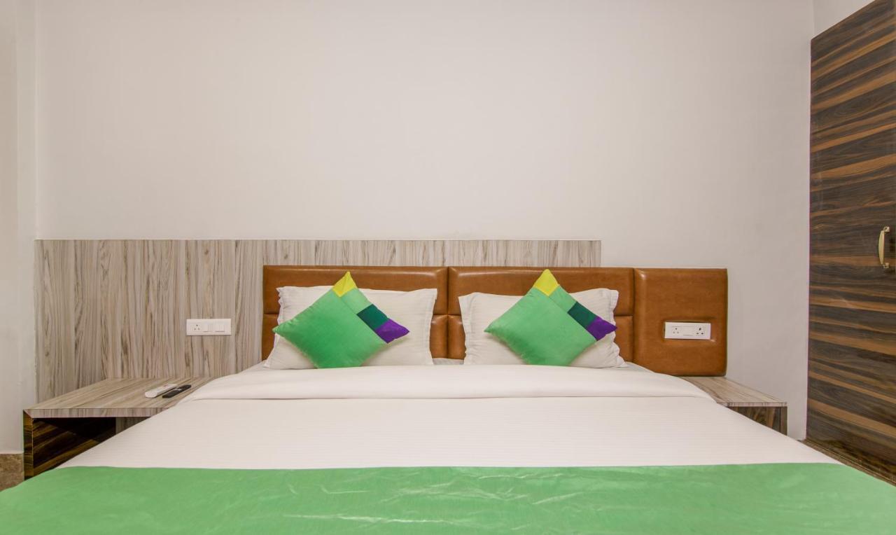 Hotel Treebo Swastika Premium Noida Exterior foto